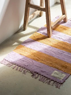 Alfombra artesanal con flecos Chindi