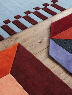 Alfombra artesanal de lana de pelo largo Tekla Frame