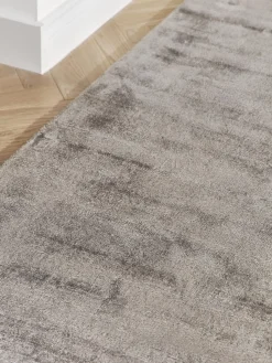 Alfombra corredor artesanal de viscosa Jane