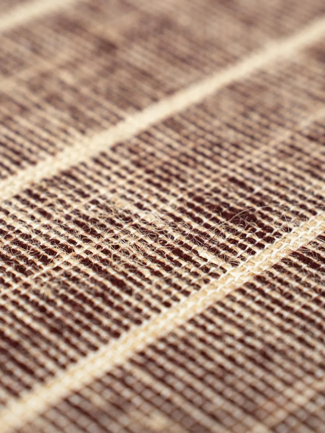 Alfombra de pelo corto con flecos diseño Folkform Monochrome