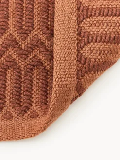 Alfombra exterior artesanal con estampado geométrico Rune