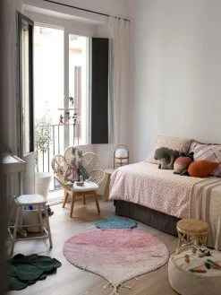 Alfombra infantil artesanal Ramona the Radish, lavable