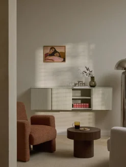 Aparador con frente acanalado Shea