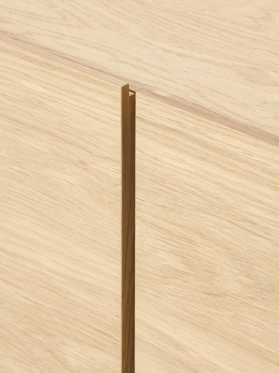 Aparador de madera Larsen