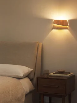 Aplique con pantalla asimétrica Nyla