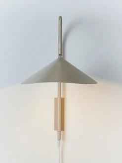 Aplique grande ajustable con enchufe Arum