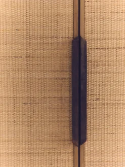 Armario artesanal con puertas giratorias Pioneer