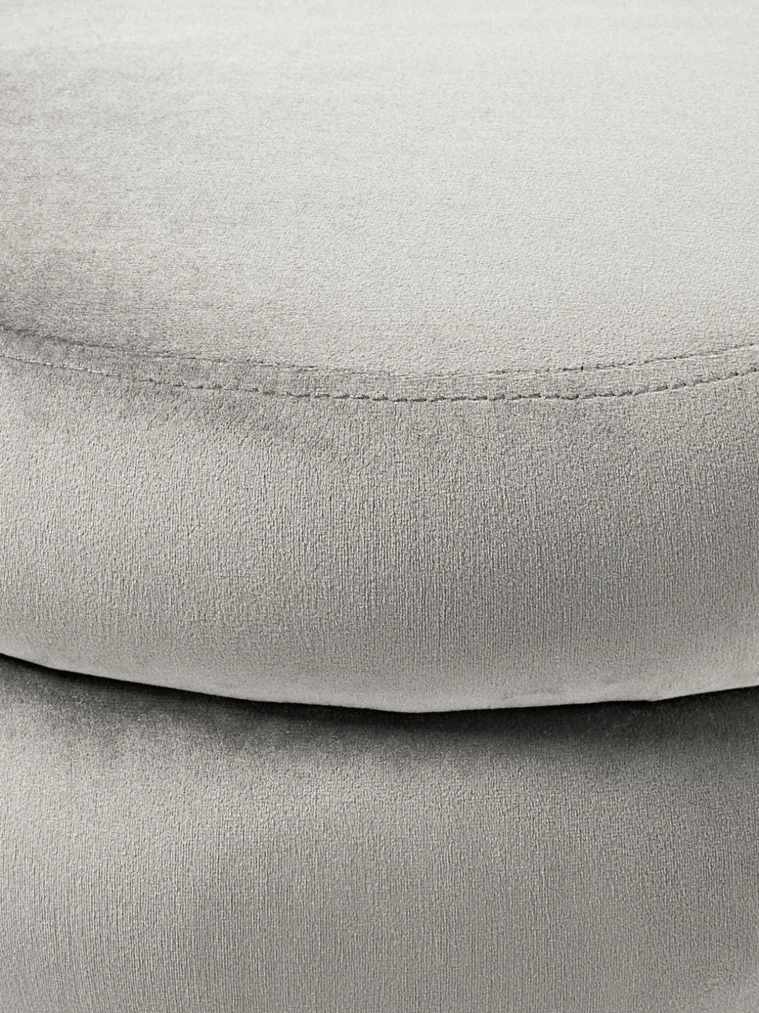 Banco pequeño tapizado en terciopelo con espacio de almacenamiento Alto