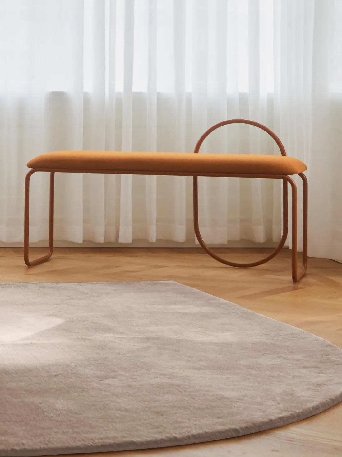 Banco tapizado Angui