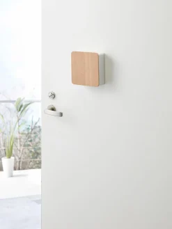 Caja para llaves con parte trasera magnética Rin