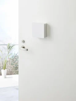 Caja para llaves con parte trasera magnética Rin