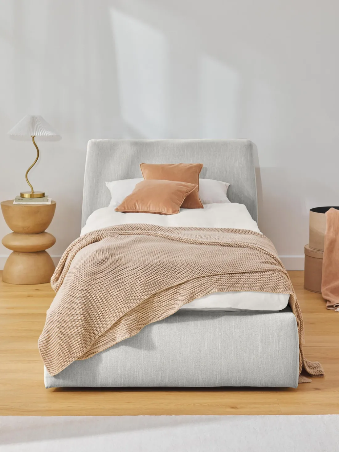 Cama individual con espacio de almacenamiento Cloud