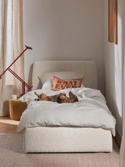 Cama individual en tejido bouclé con espacio de almacenamiento Cloud