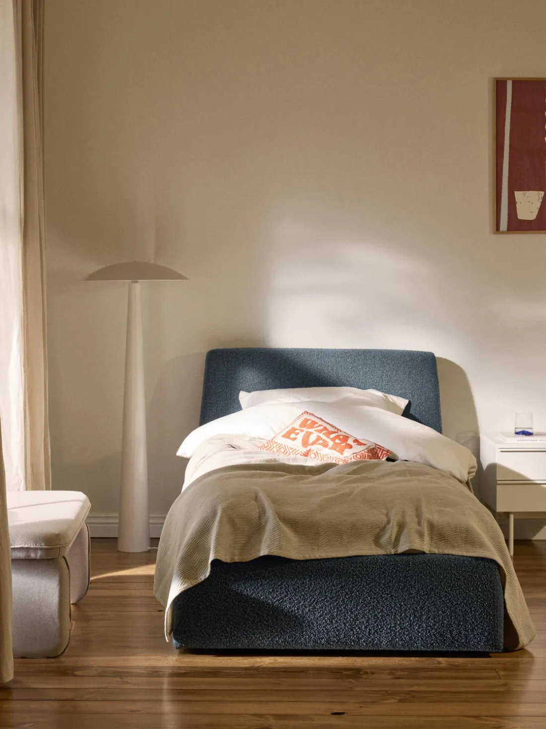 Cama individual en tejido bouclé con espacio de almacenamiento Cloud