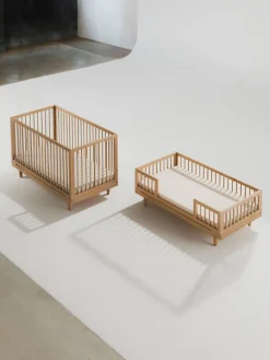 Cama infantil de madera de roble Pure, 70 x 140 cm