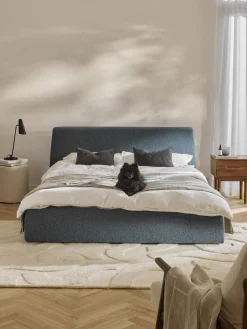 Cama tapizada en tejido bouclé con espacio de almacenaje Cloud