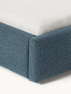 Cama tapizada en tejido bouclé con espacio de almacenaje Cloud