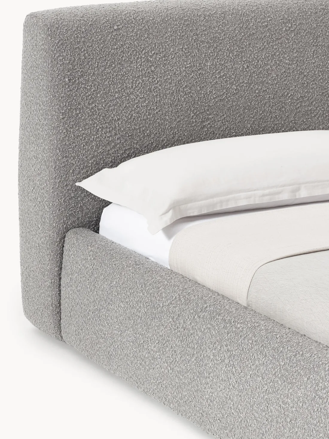 Cama tapizada en tejido bouclé con espacio de almacenaje Cloud