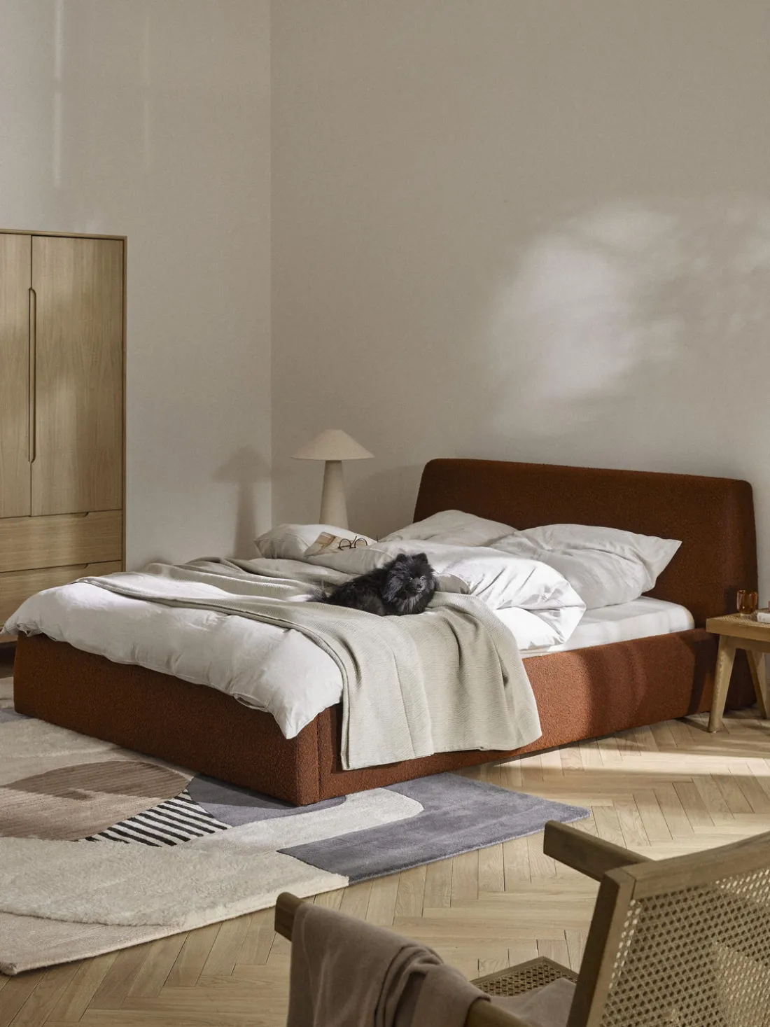 Cama tapizada en tejido bouclé Cloud