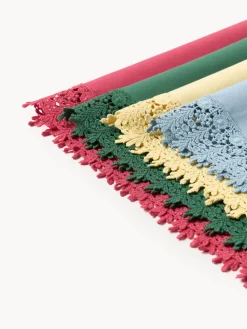 Camino de mesa con ribete de encaje Flavia