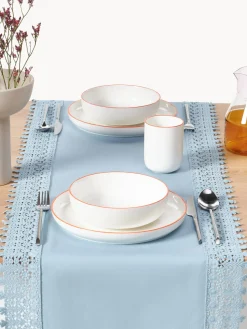 Camino de mesa con ribete de encaje Flavia