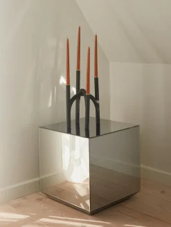 Candelabro de metal Angui