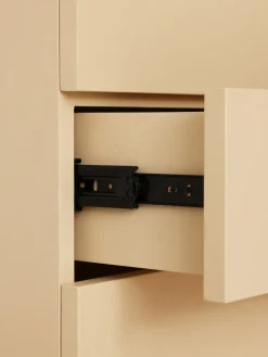 Cómoda artesanal de madera sungkai Spacious