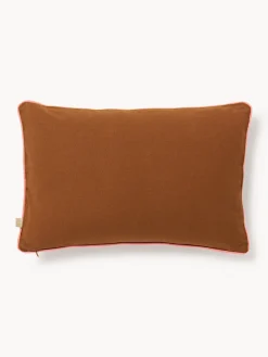 Cojín artesanal con mechones decorativos Cleo