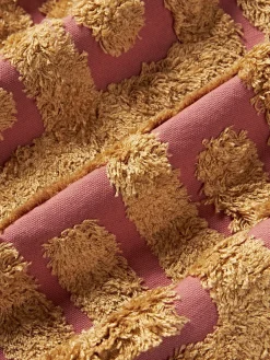 Cojín artesanal con mechones decorativos Cleo