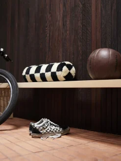 Cojín artesanal de lana Statement