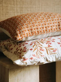 Cojín artesanal de lino con ribete Audrey