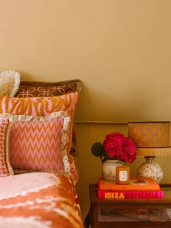 Cojín artesanal para exterior Rosita