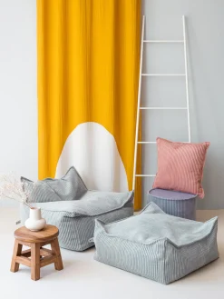 Cojín de suelo infantil de pana Sugar