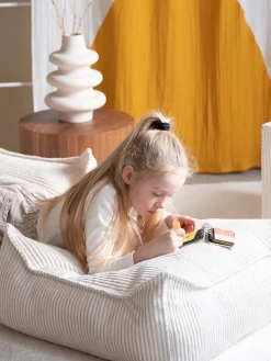 Cojín de suelo infantil de pana Sugar