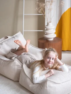 Cojín de suelo infantil de pana Sugar