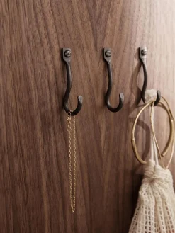 Colgador de latón artesanal Curvature, 3 uds.