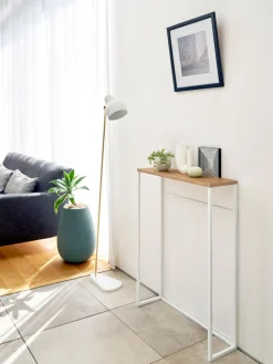 Consola estrecha de metal con ganchos Tower