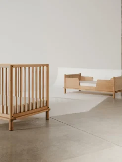 Cuna cama infantil extensible de madera de roble Latitude, 70 x 140 cm