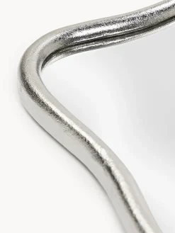 Espejo de pared con marco de metal ondulado Reggie