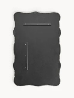 Espejo de pared con marco de metal ondulado Reggie