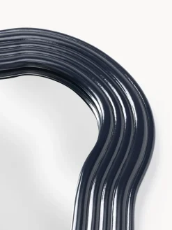 Espejo de pared con marco ondulado Cosimo