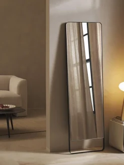 Espejo de pie de metal Kilian