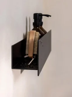 Estante de ducha de metal artesanal Shea, 30 cm