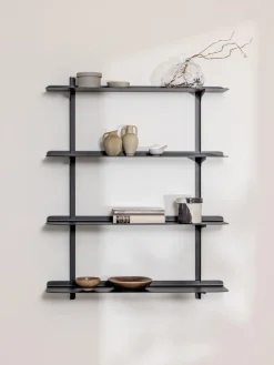 Estante de pared artesanal de metal Linara