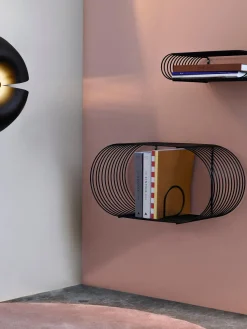 Estante de pared de metal Curva, 61 cm