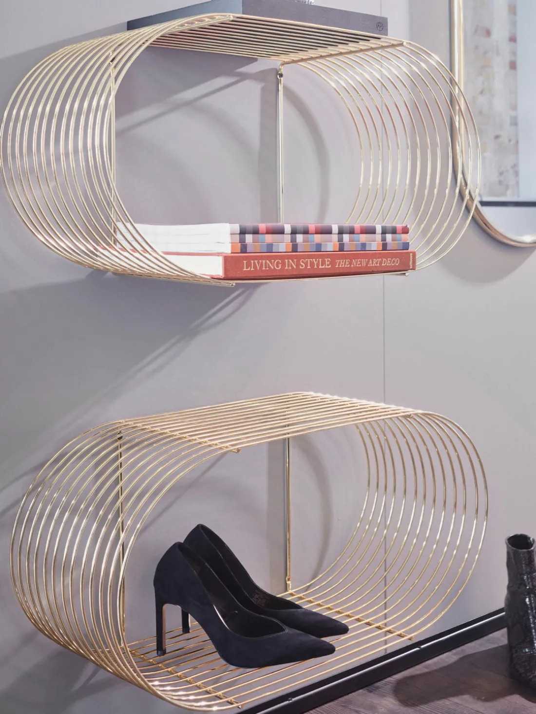 Estante de pared de metal Curva, 61 cm