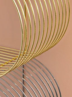 Estante de pared de metal Curva, 61 cm