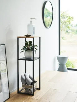 Estantería estrecha de metal y bambú Tower