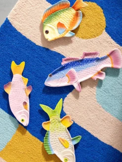 Fuente artesanal de dolomita Fish, 32 x 13 cm