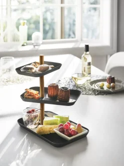 Fuente de metal Tower